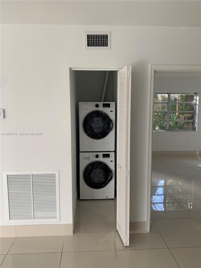 315 Majorca Ave, Unit 1 in Coral Gables, FL - Foto de edificio - Building Photo