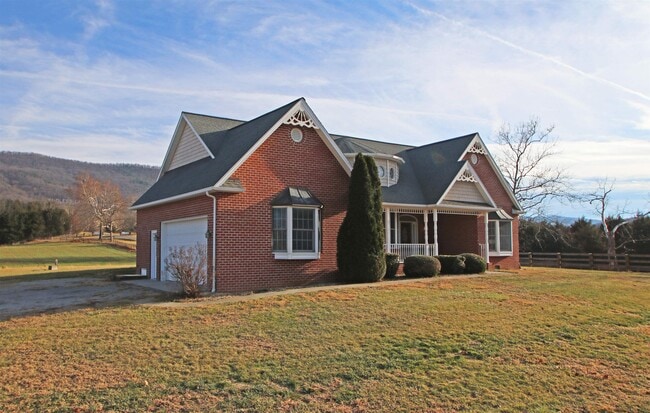 17888 Mountain Valley Rd in New Market, VA - Foto de edificio - Building Photo