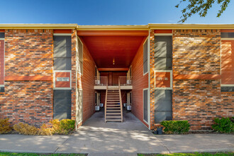 Resort at Riverside in San Angelo, TX - Foto de edificio - Building Photo