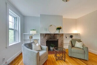 42 Linnaean St in Cambridge, MA - Building Photo - Building Photo