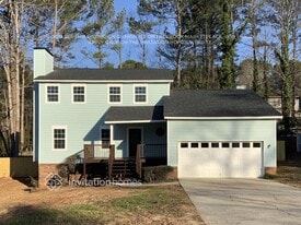 2071 Hunters Cove Dr in Lawrenceville, GA - Building Photo