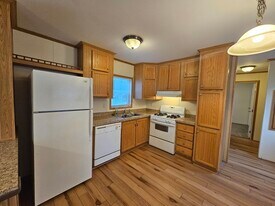 28 Hillside Ln in Weedsport, NY - Building Photo