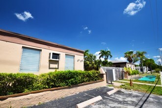 Cubera in Hollywood, FL - Foto de edificio - Building Photo