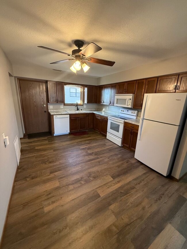 2911 10th Ave N in Fort Dodge, IA - Building Photo - Building Photo