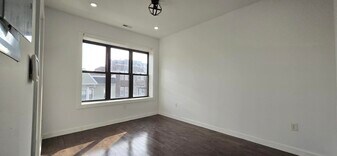 487 Ocean Ave, Unit 3 in Jersey City, NJ - Building Photo