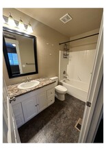 609 Burton Ave in Burley, ID - Foto de edificio - Building Photo