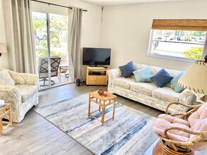 400 Base Ave E, Unit 400 Base Ave in Venice, FL - Building Photo - Building Photo