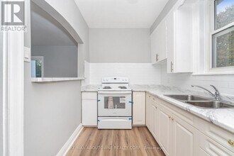 486 Holtby Ave in Burlington, ON - Building Photo - Building Photo