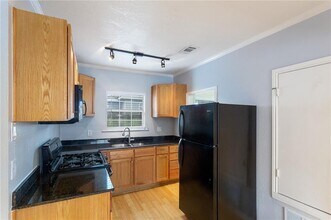 74 Julius St in Austin, TX - Building Photo - Building Photo