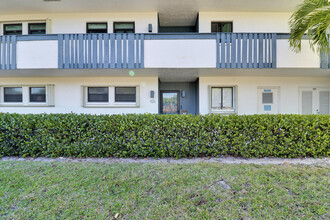 175 SE St Lucie Blvd in Stuart, FL - Building Photo - Building Photo