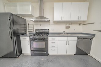 3930 Shafter Ave in Oakland, CA - Building Photo - Building Photo