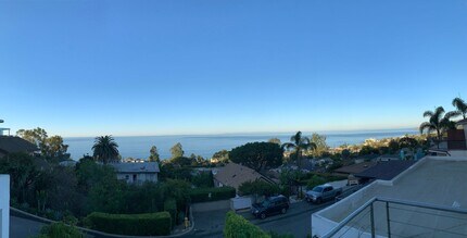 2150 Ruby Pl in Laguna Beach, CA - Foto de edificio - Building Photo