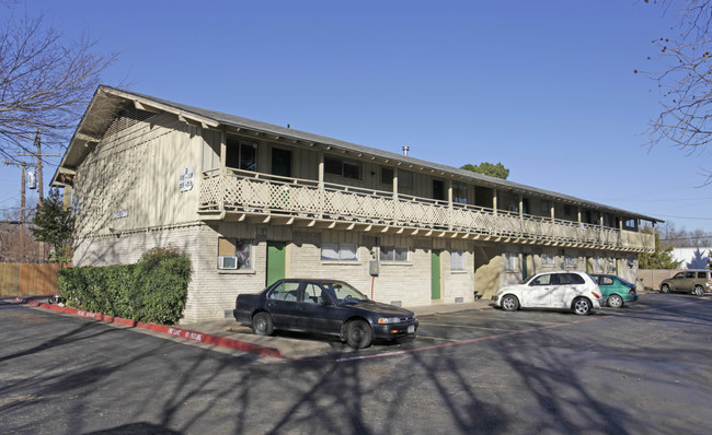 Tanglewood Apartments in Arlington, TX - Building Photo - Building Photo