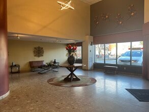 Malden Gardens in Malden, MA - Foto de edificio - Building Photo