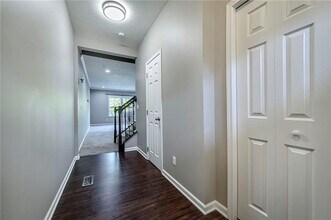 512 Isabella Ct in Carnot-Moon, PA - Building Photo - Building Photo