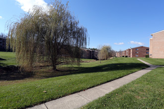 Eagle Stream Apartments in Norristown, PA - Foto de edificio - Building Photo