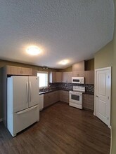10502-10102 102 St in Grande Prairie, AB - Building Photo - Building Photo
