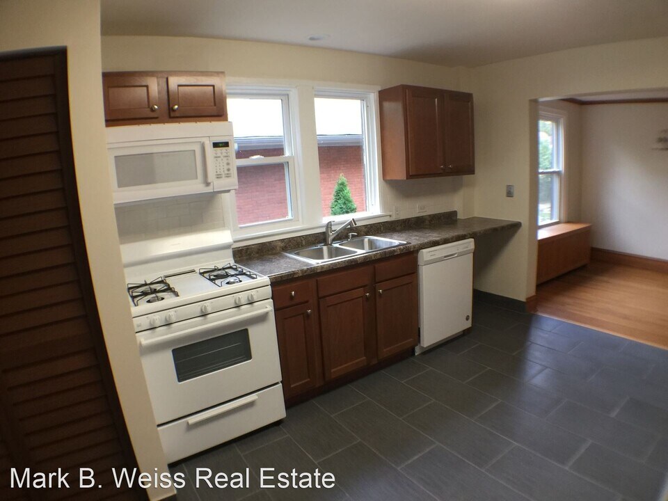 1011 Central Ave in Wilmette, IL - Building Photo
