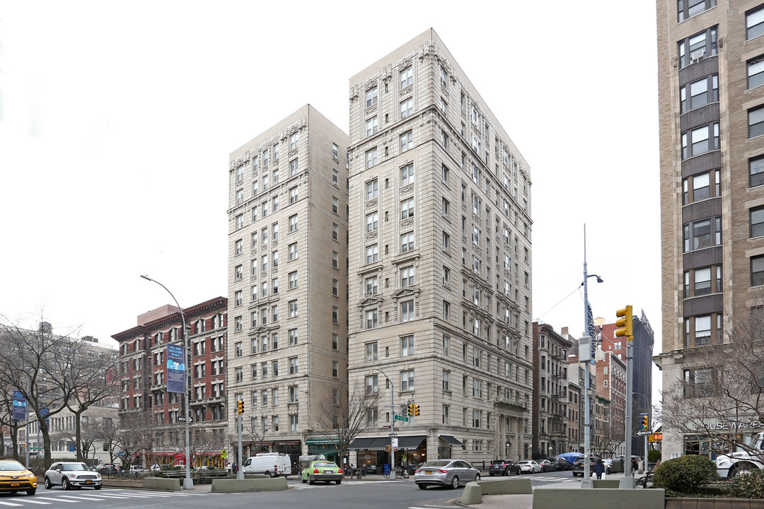 2895-2889 Broadway in New York, NY - Building Photo