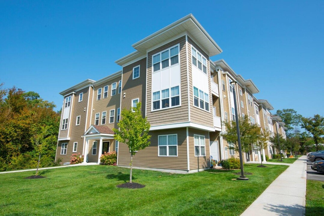 Webster Woods in Hanover, MA - Building Photo