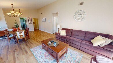 14640 Marymount St in Moorpark, CA - Building Photo - Building Photo