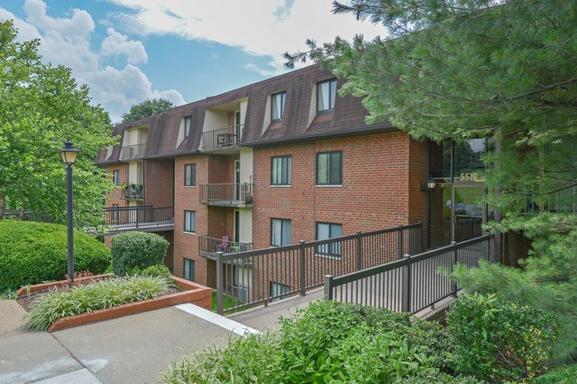 Fairway Park Apartments & Townhomes in Wilmington, DE - Building Photo - Building Photo