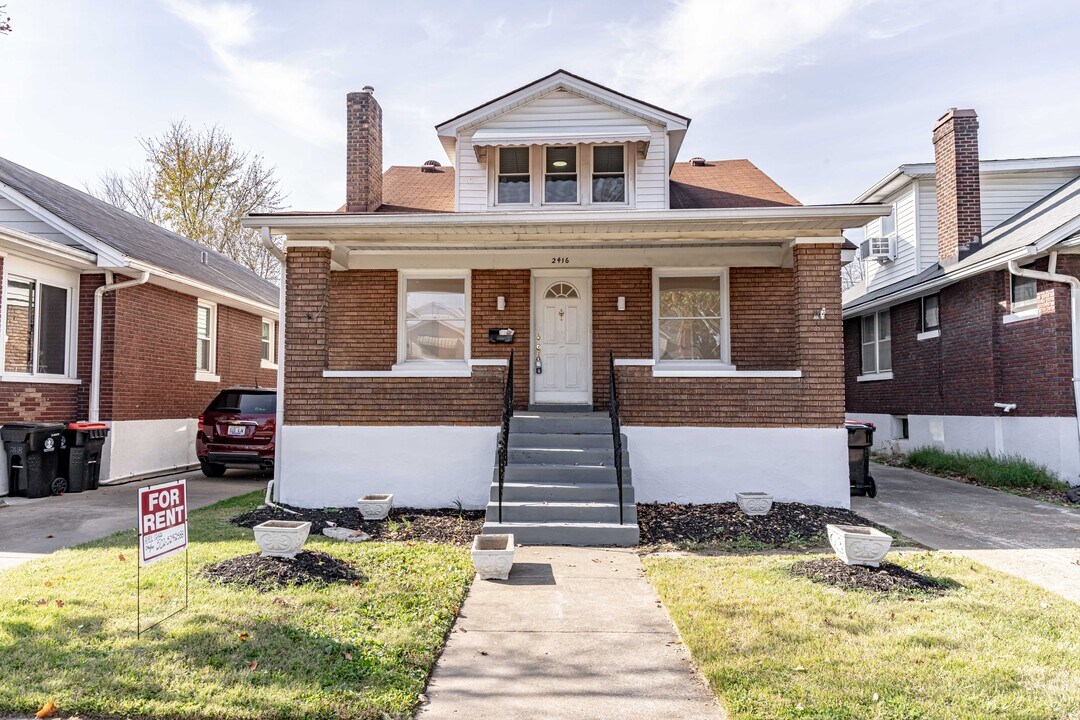 2416 Sherry Rd in Louisville, KY - Building Photo