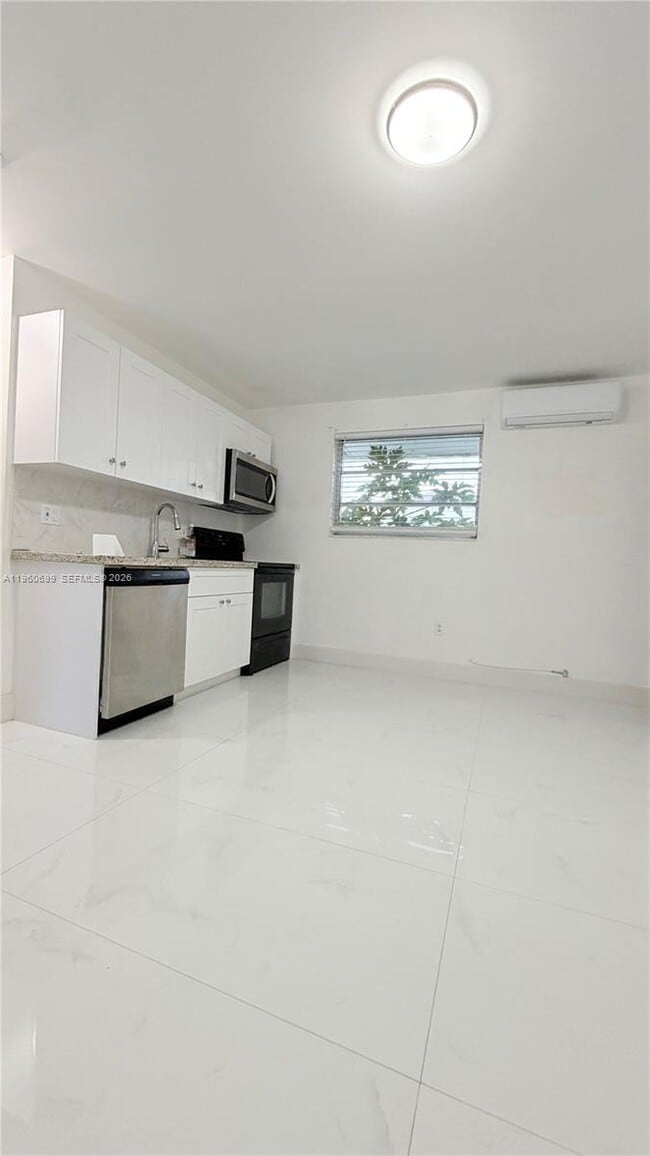 6700 SW 97th Ave in Miami, FL - Building Photo - Building Photo