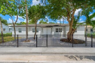 351 NE 82nd St in Miami, FL - Building Photo - Building Photo
