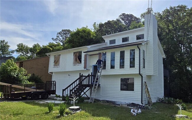 property at 2870 Creekwood Ln NW