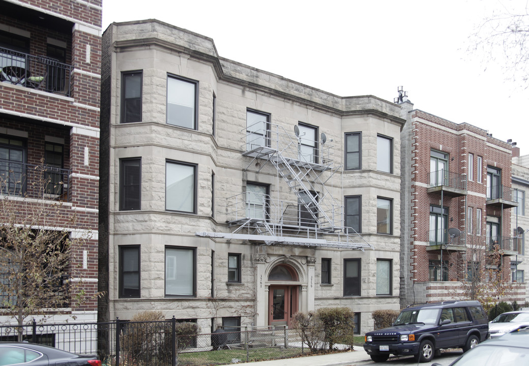 3759 N Wilton Ave in Chicago, IL - Foto de edificio