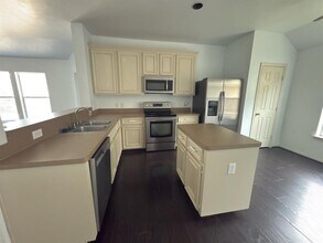 3815 Lake Edinburg Ln in Richmond, TX - Building Photo - Building Photo
