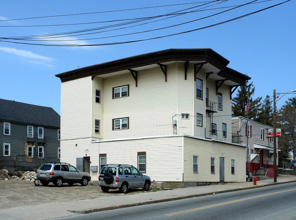 836 Social St in Woonsocket, RI - Building Photo