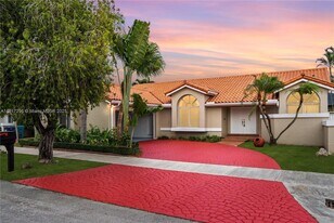 10815 SW 145th Pl in Miami, FL - Building Photo