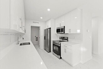 19320 NW 37th Ave in Miami Gardens, FL - Building Photo - Building Photo