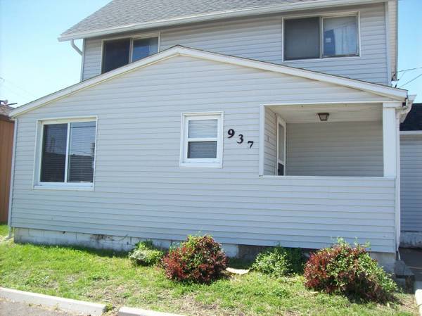 property at 937 N Pontiac Trl