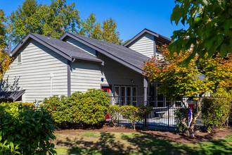 Brookside Garden Apartments in Tacoma, WA - Building Photo - Building Photo