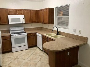 9274 SW 220th Terrace in Cutler Bay, FL - Building Photo - Building Photo