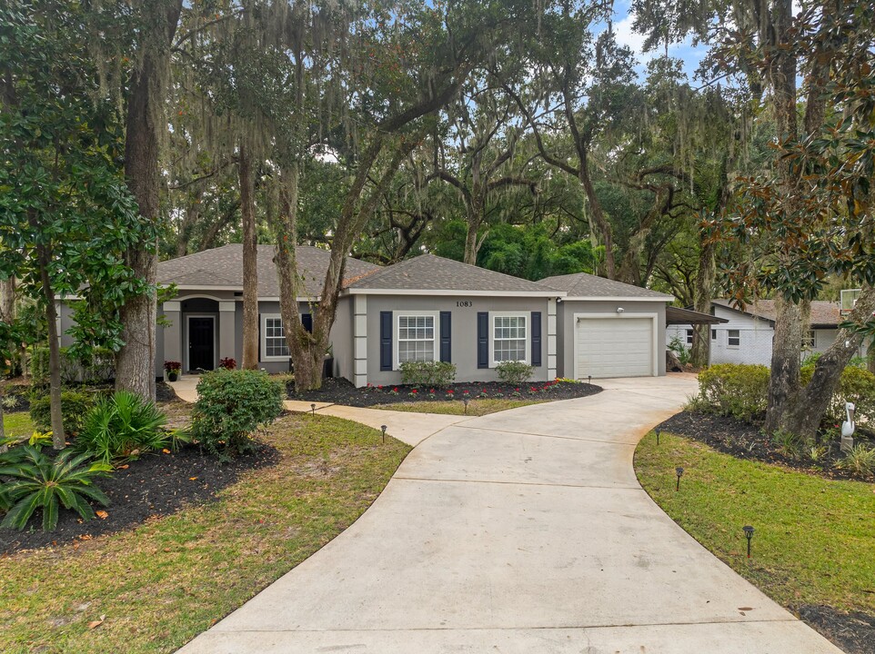 1083 Bay Grove Rd in Freeport, FL - Building Photo