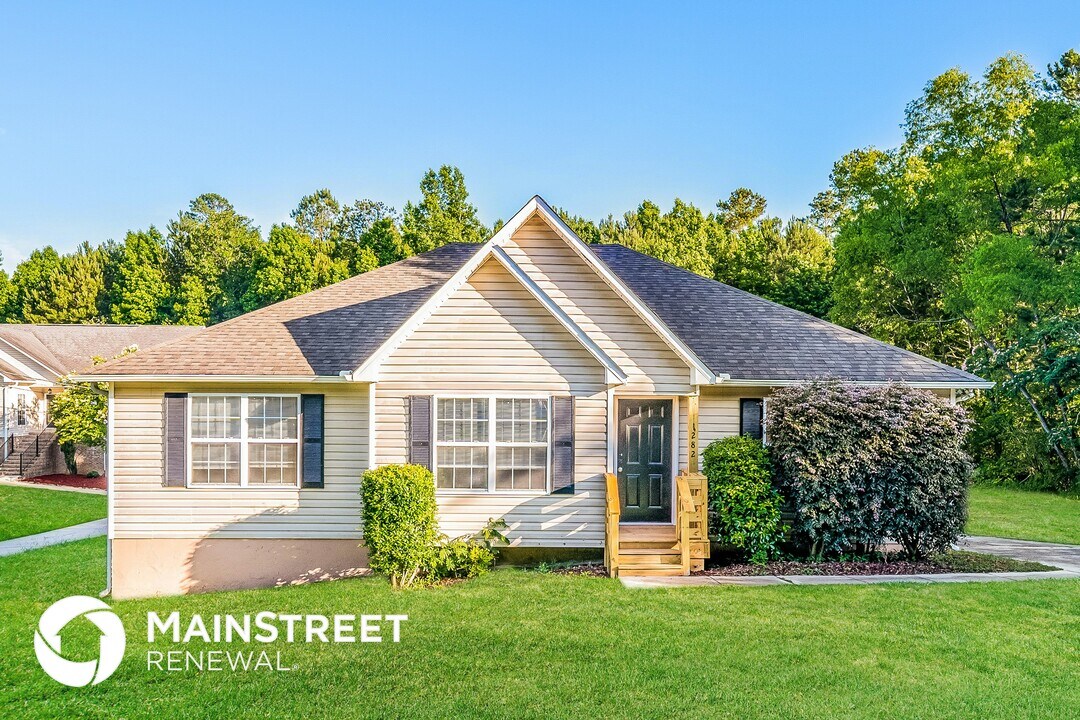 1282 Railroad Dr in Hayden, AL - Foto de edificio