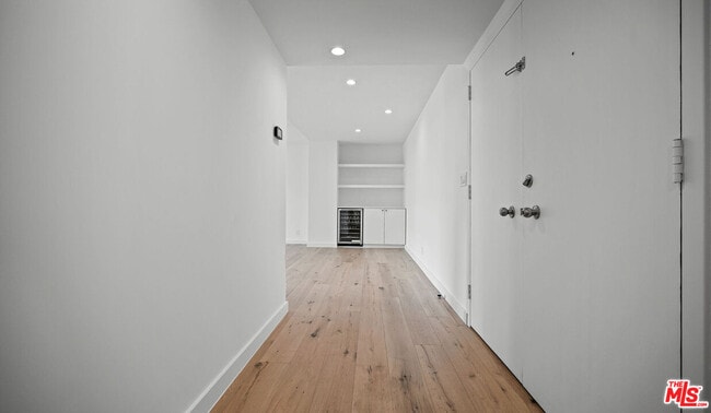 property at 818 N Doheny Dr