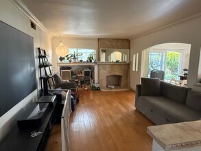 22601 Iris Ave in Torrance, CA - Foto de edificio - Building Photo