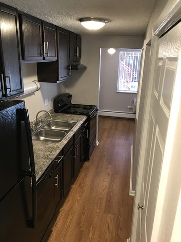 Garden Center Apartments