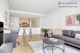 15 Cliff St in New York, NY - Building Photo - Building Photo