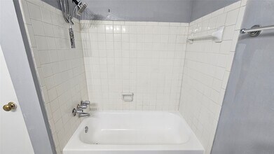 3015 Greenridge Dr in Houston, TX - Building Photo - Building Photo