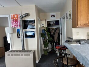 31 Loomis St, Unit 3 in Burlington, VT - Building Photo - Building Photo