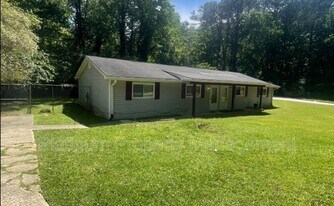 543 Springwood Dr in Forest Park, GA - Building Photo
