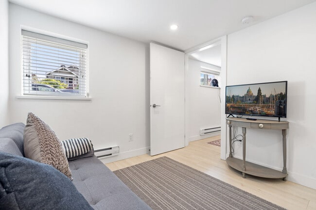 2791 Oxford St in Vancouver, BC - Building Photo - Building Photo