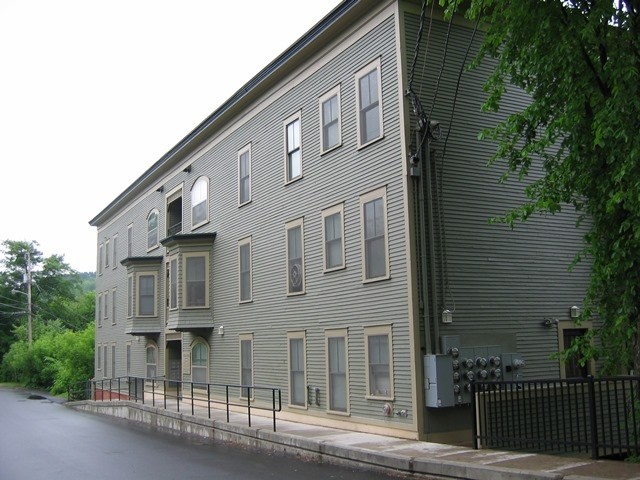 Wall Street Apartments in Springfield, VT - Building Photo