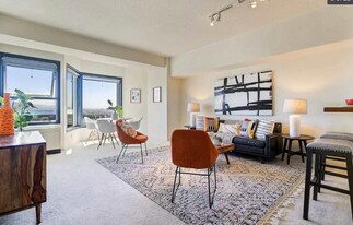 6363 Christie Ave, Unit 2312 in Emeryville, CA - Building Photo